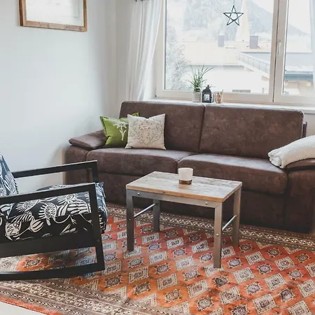 Wald Apartment *